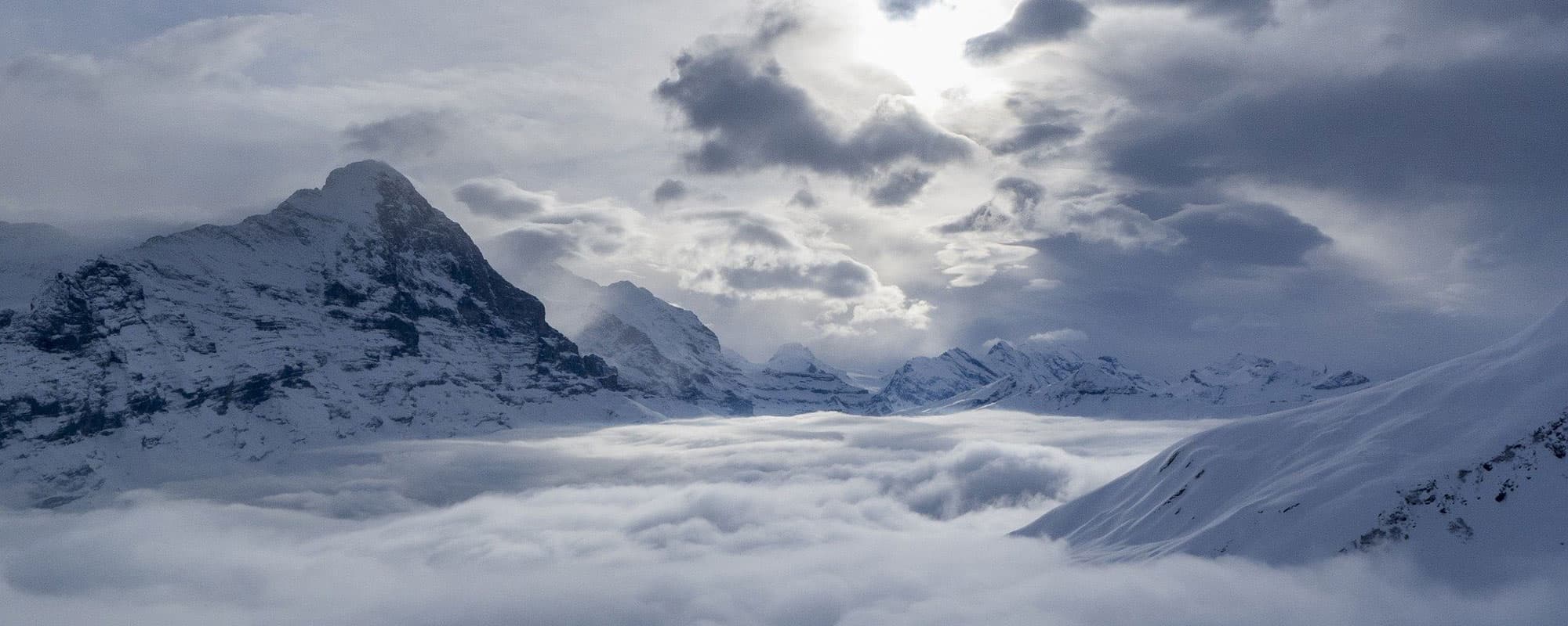 Berge wolkenverhangen